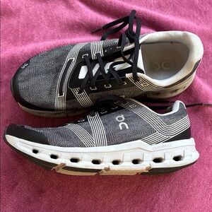 On Cloud Men's Cloudgo sneakers